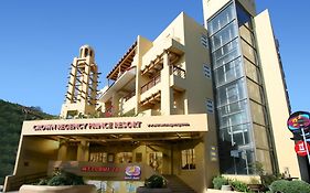 Crown Regency Prince Resort